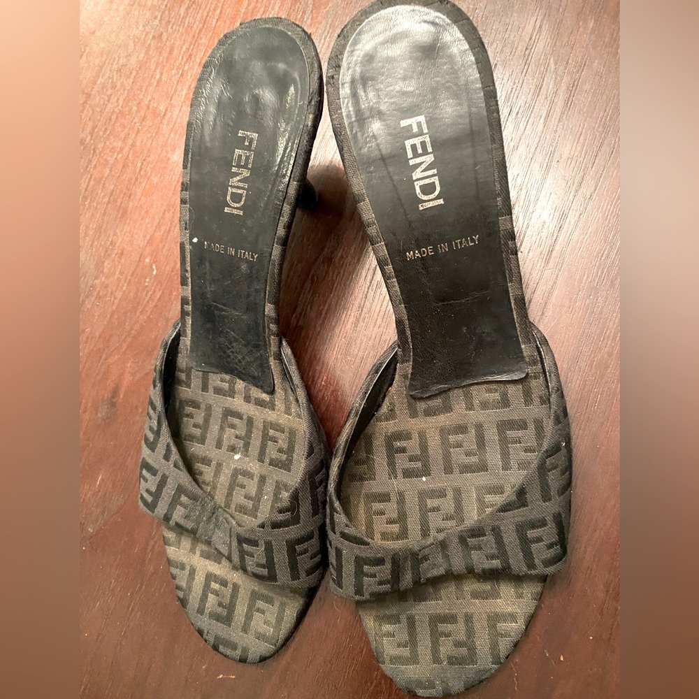 Authentic Fendi Kitten Heels . Size 36.5(6.5)